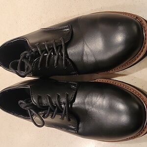 Boys dress shoe worn a couple of times